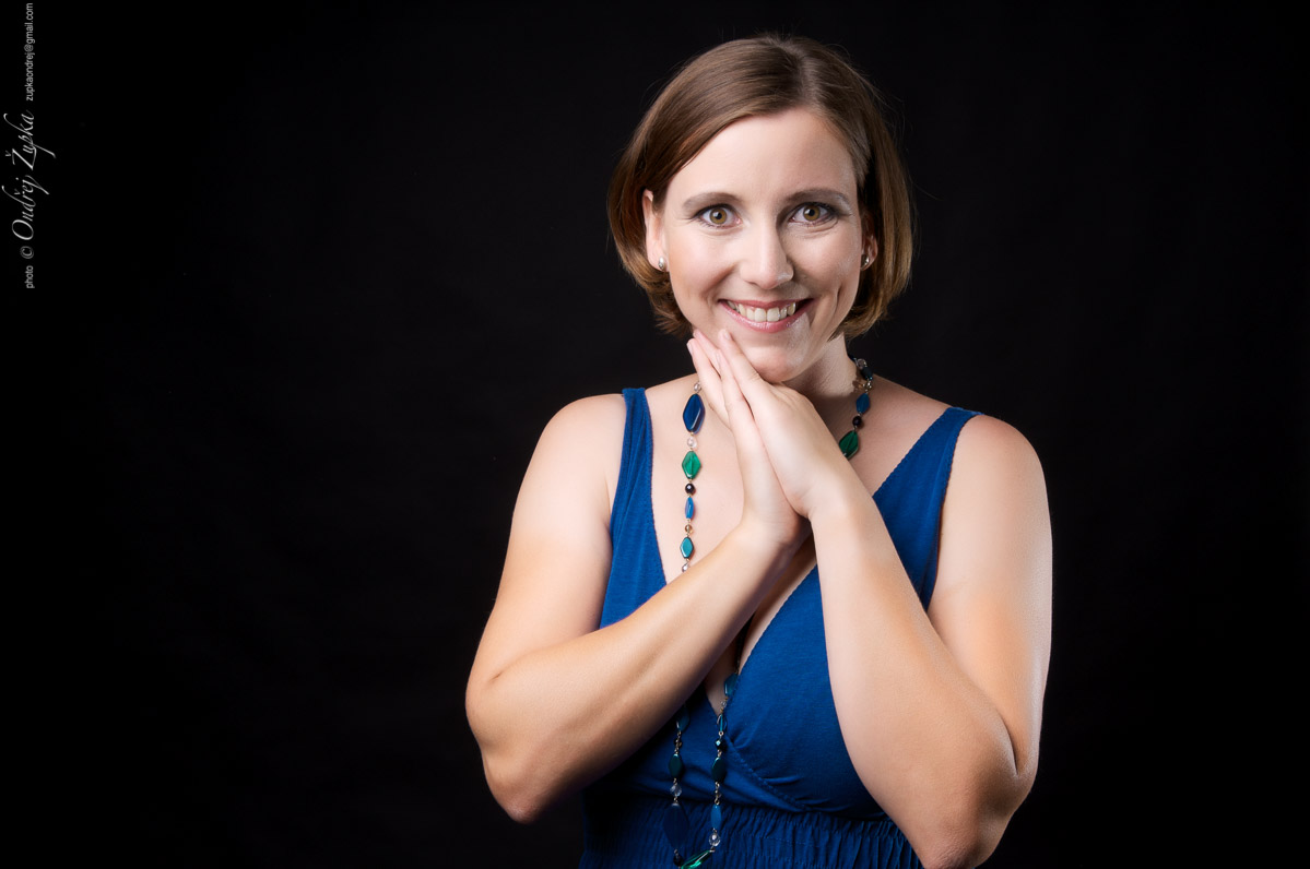 Ženský profilový portrét